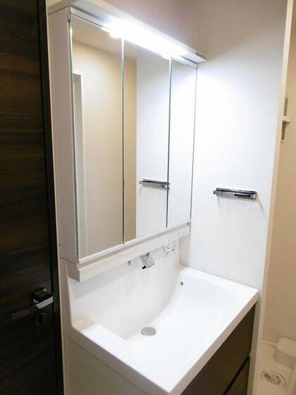 洗面設備　同物件別部屋写真