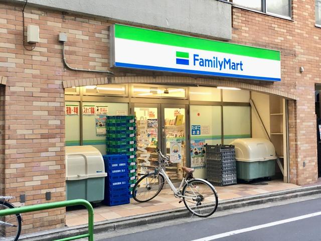 コンビニ　ファミリーマート桜台駅前店（コンビニ）まで444m
