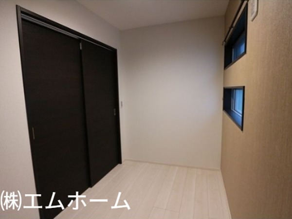 その他部屋・スペース　洋室3.1帖　窓付（換気良好）収納充実しています