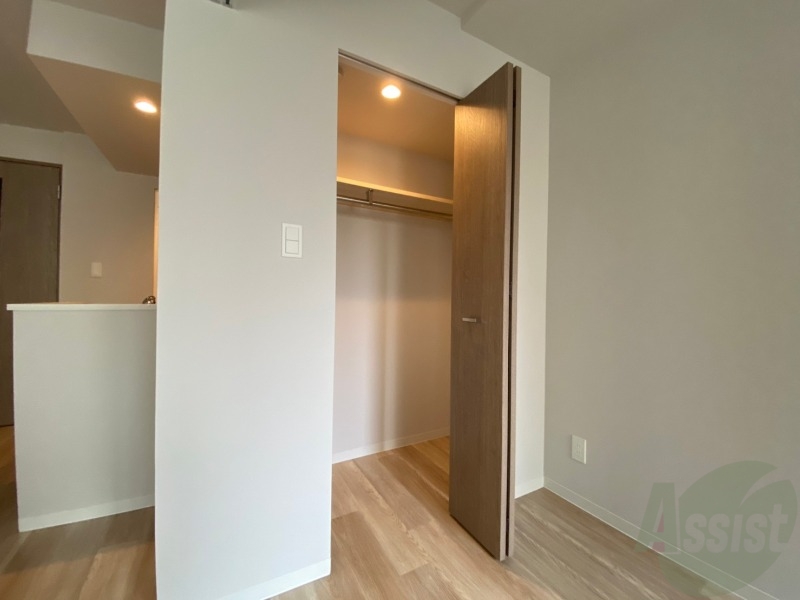 収納　寝室の収納です。部屋がすっきり片付きます。