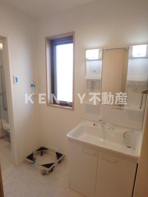 洗面設備　使いやすい洗面所です