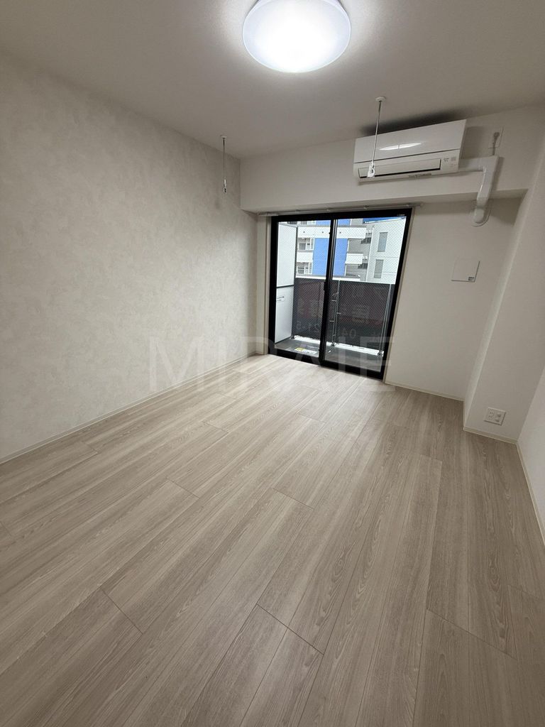 居室・リビング　別号室参考写真