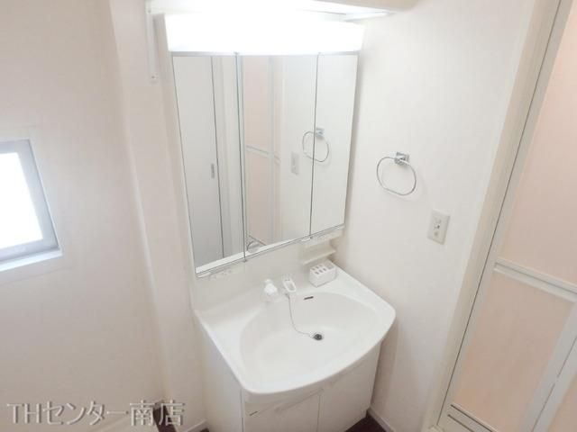 洗面設備　同物件別部屋写真