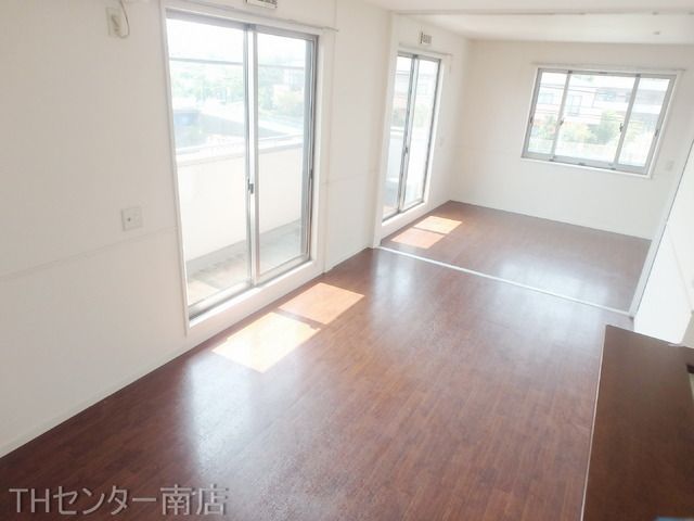 居室・リビング　同物件別部屋写真