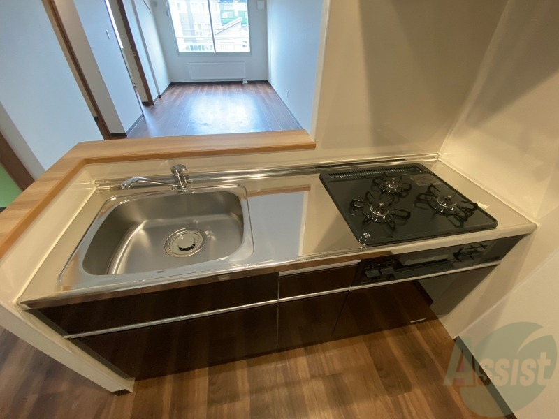 キッチン　３口システムキッチンなので、すぐお料理に使えます！