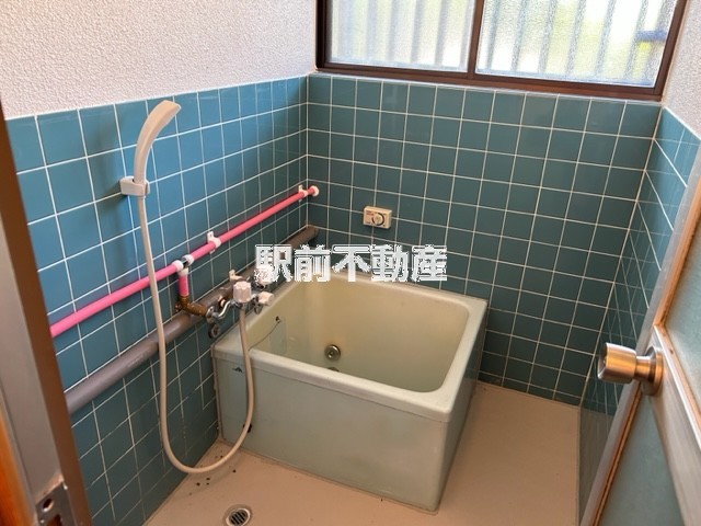 バス・シャワールーム　シャワーついてます