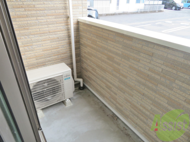 バルコニー　晴れた日には洗濯物が干せますのでいいですね！