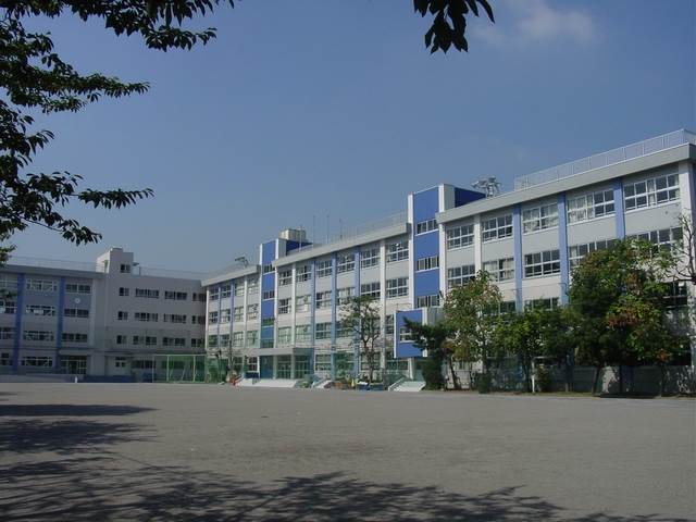 中学校　江戸川区立小松川第三中学校（中学校）まで495m