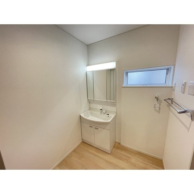 洗面設備　朝に便利な独立洗面台完備♪