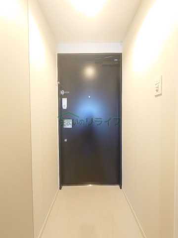 玄関　※参考写真　同タイプ（別部屋）1411号室の写真となります。