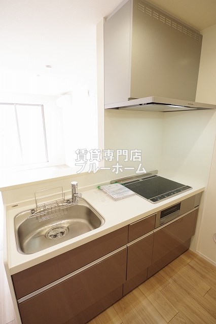 キッチン　3口コンロのシステムキッチンです！カウンター式♪