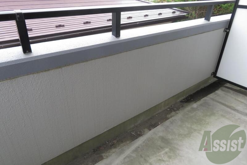 バルコニー　バルコニーは歩けるので洗濯物を干すのも楽チンです。