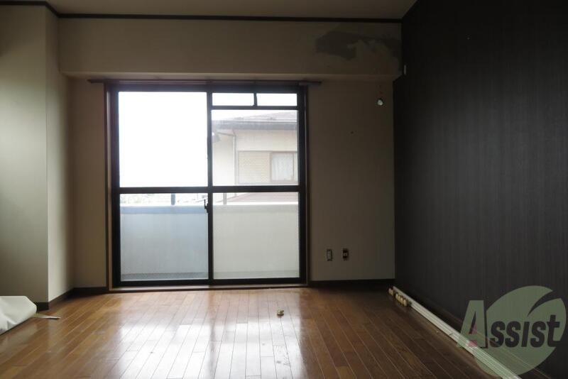 居室・リビング　壁が特徴的ですね。おしゃれな感じです。