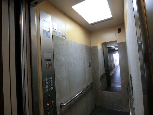 その他共有部分　エレベータ内モニタ、防犯カメラ付き