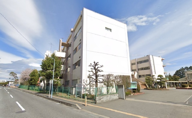 中学校　坂戸市立坂戸中学校（中学校）まで414m