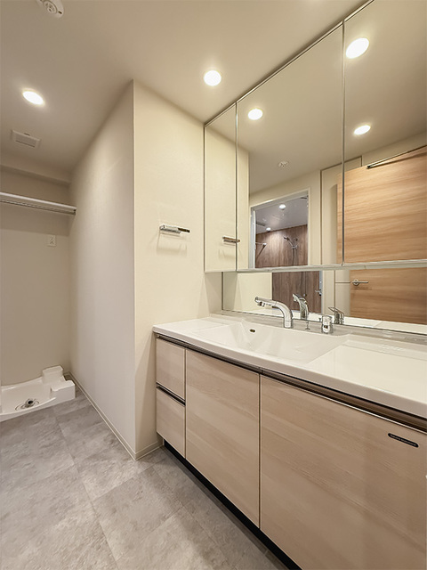 洗面設備　※写真は同タイプ住戸です。