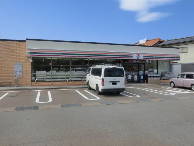 コンビニ　セブンイレブン（コンビニ）まで1229m