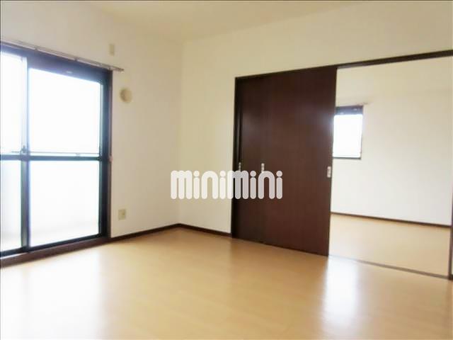 居室・リビング　日当たり良く明るいお部屋です