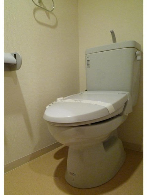 トイレ　嬉しい温水洗浄便座♪