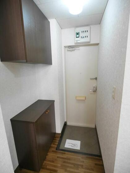 玄関　たっぷり入るシューズボックスあり