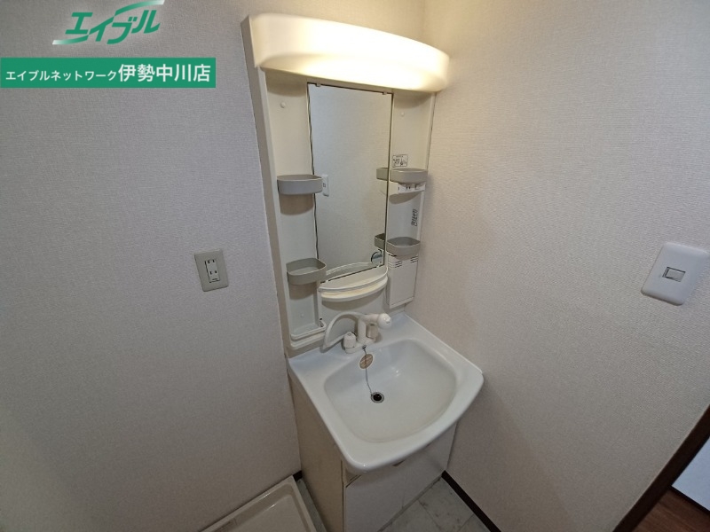 洗面設備　同物件別室の写真です