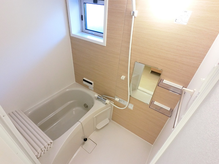 バス・シャワールーム　浴室：追い焚き給湯付