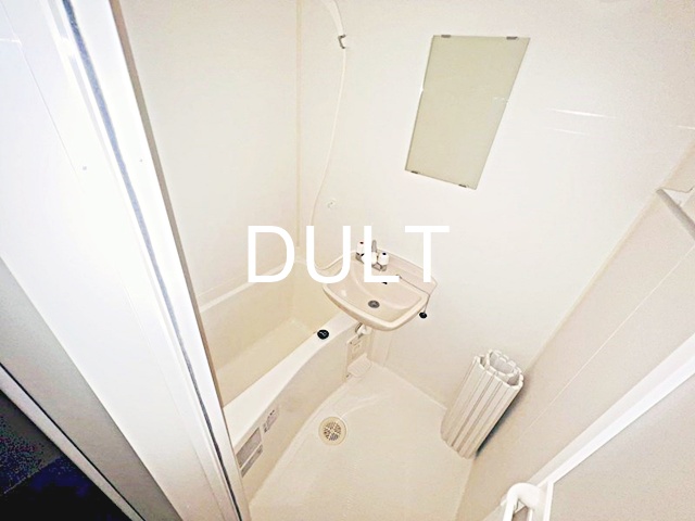 バス・シャワールーム　バスルームです。