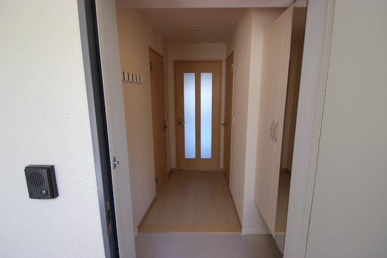 玄関　※別部屋の写真です