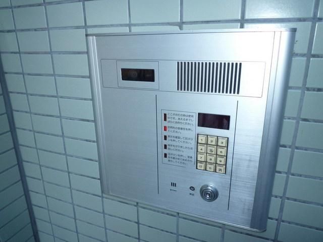 エントランス　オートロック付き