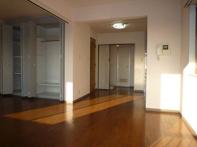 居室・リビング　全室角部屋２面採光