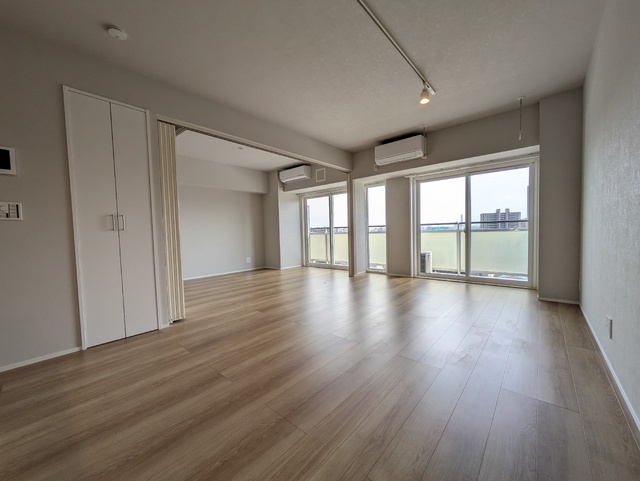 居室・リビング　南向きの明るいリビング♪