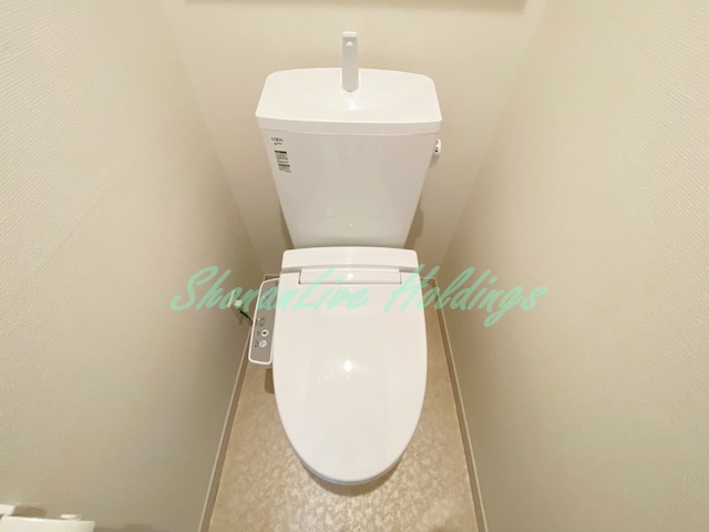 トイレ　温水洗浄便座付き♪