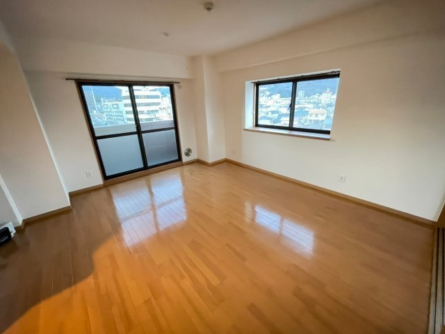 居室・リビング　同物件別号室