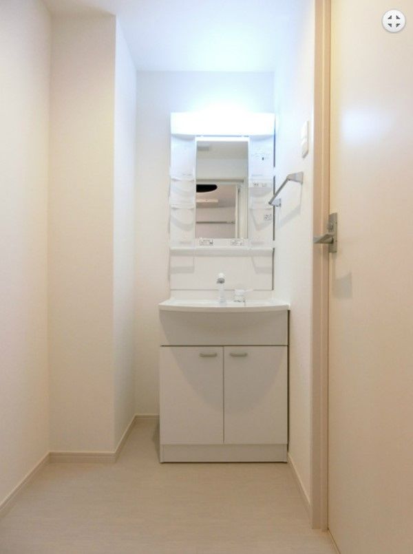 洗面設備　使いやすい独立洗面台です