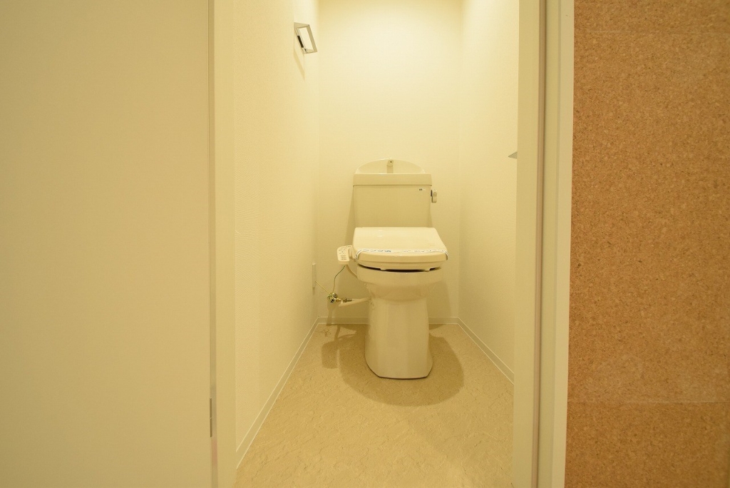 トイレ　温水洗浄便座です！