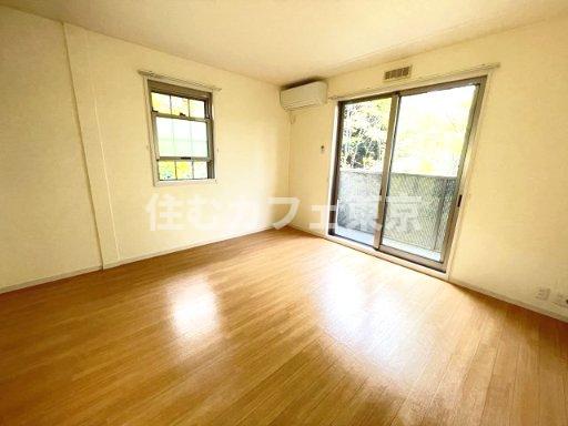 居室・リビング　2面採光で明るい洋室です※別部屋写真