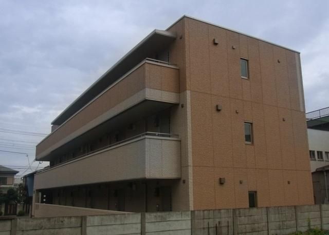 建物外観　平成１９年完成