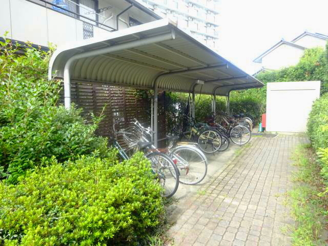 エントランス　駐輪スペース