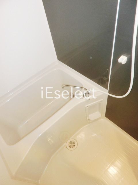 バス・シャワールーム　追焚機能付きのバス。