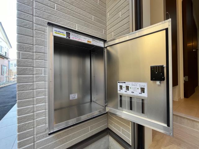 玄関　宅配ボックス