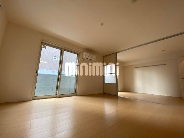 居室・リビング　別号室の参考写真