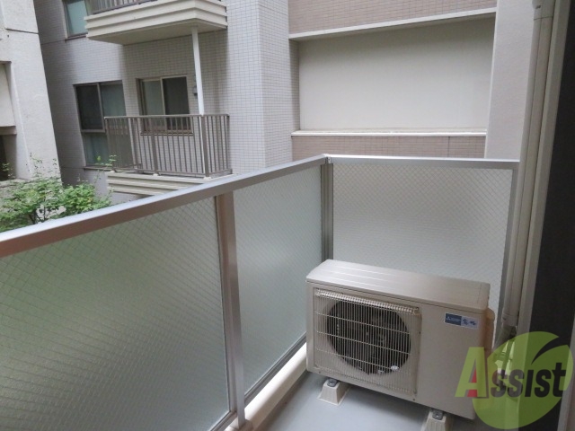 バルコニー　バルコニーがあるので洗濯物は外に干せそうですね～