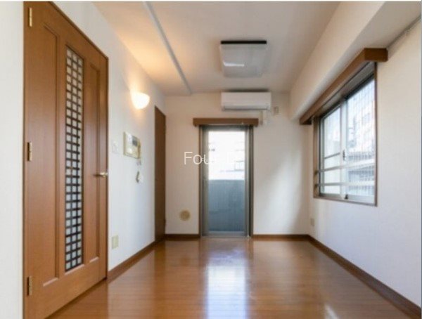 居室・リビング　別号室参考写真