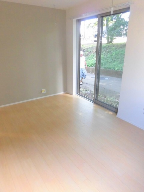 居室・リビング　おしゃれなアクセントクロス