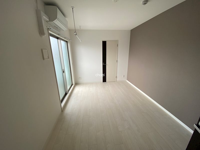 居室・リビング　※同一間取り・別号室の参考写真です