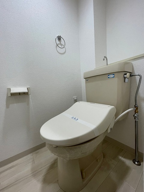 トイレ　別号室の写真です。