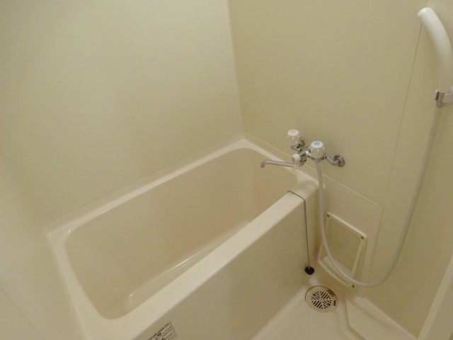 バス・シャワールーム　シャワー付き