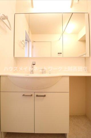 洗面設備　洗髪洗面化粧台（参考同型301号室室内写真）