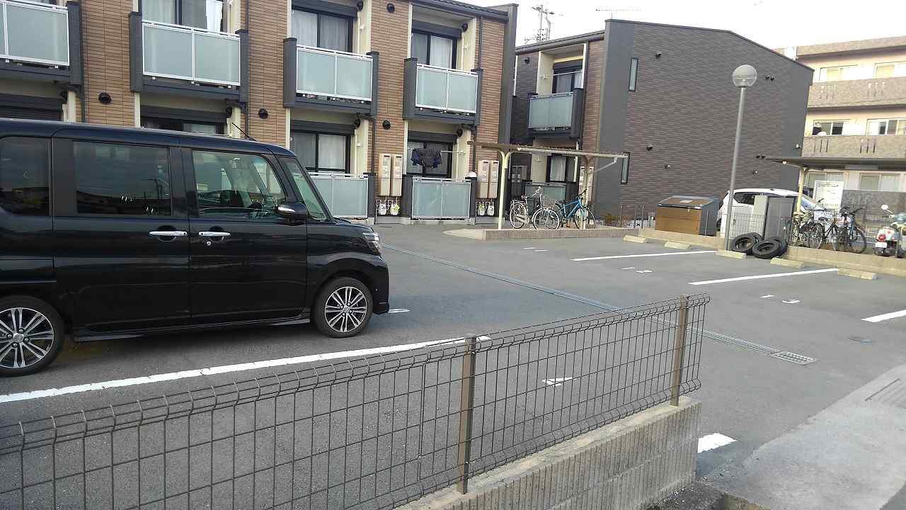 駐車場　駐車場完備
