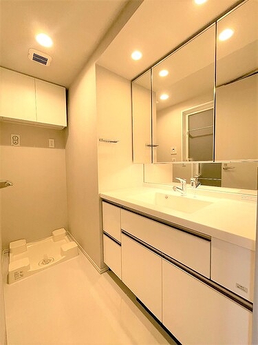 洗面設備　洗面台　※内装後2022年8月撮影の写真